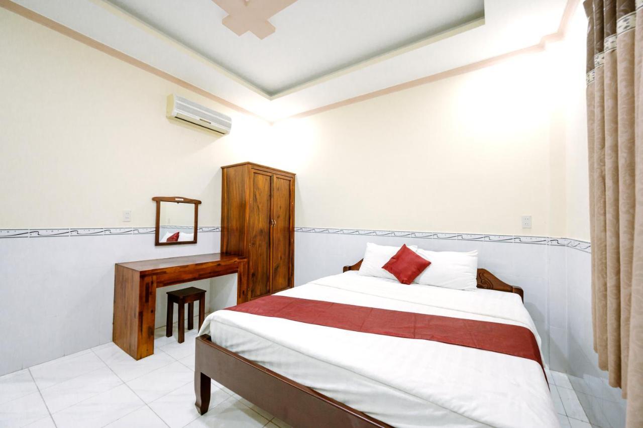 Hoang Duc Hotel Chau Doc Exterior foto
