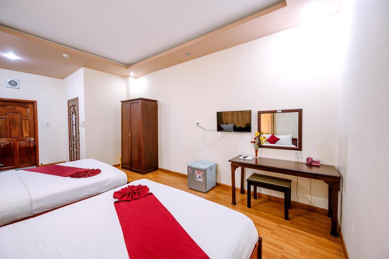 Hoang Duc Hotel Chau Doc Exterior foto