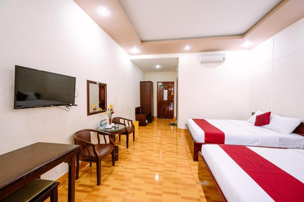 Hoang Duc Hotel Chau Doc Exterior foto